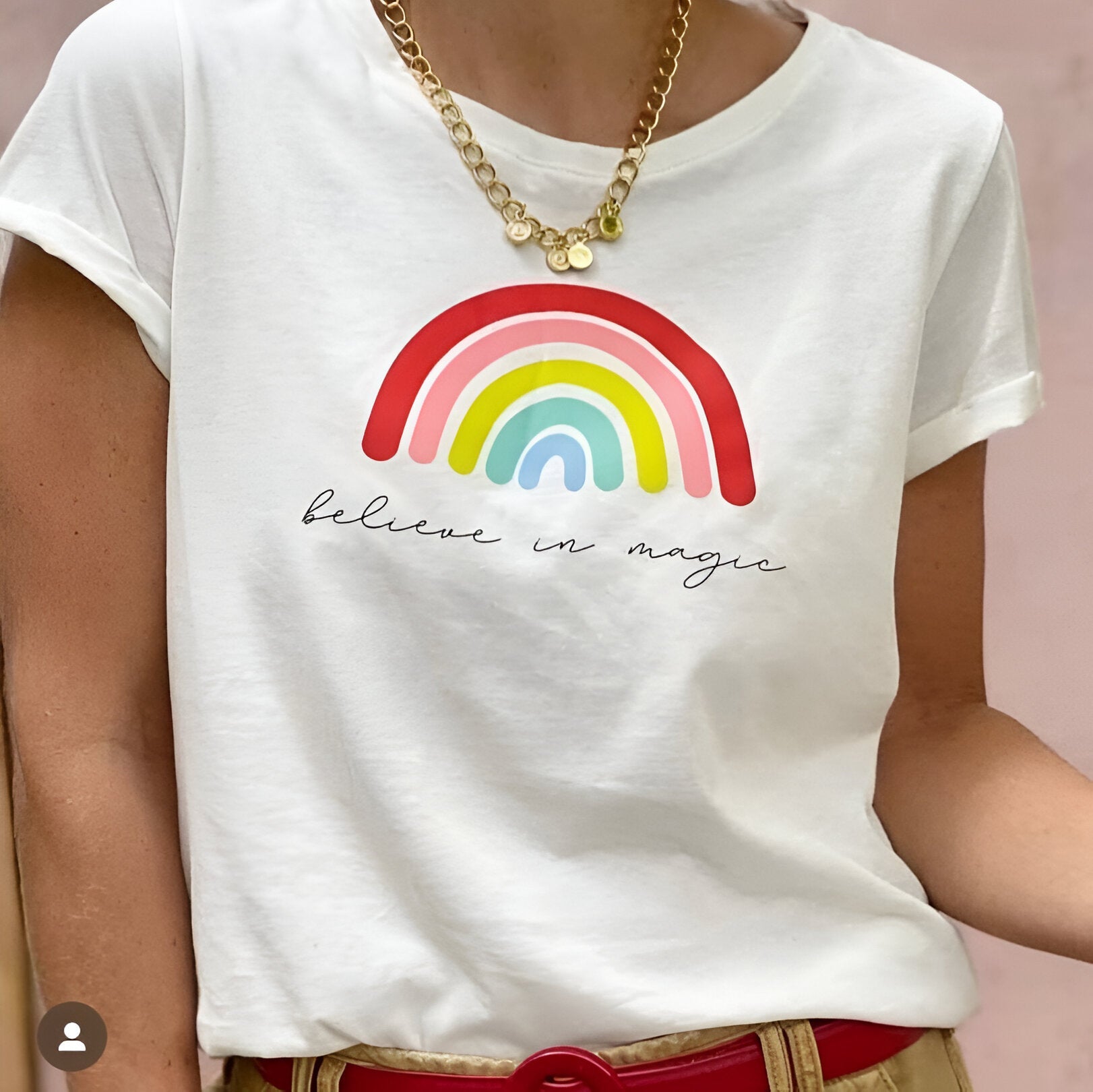 CAMISETA BELIEVE IN MAGIC (ARCOIRIS)