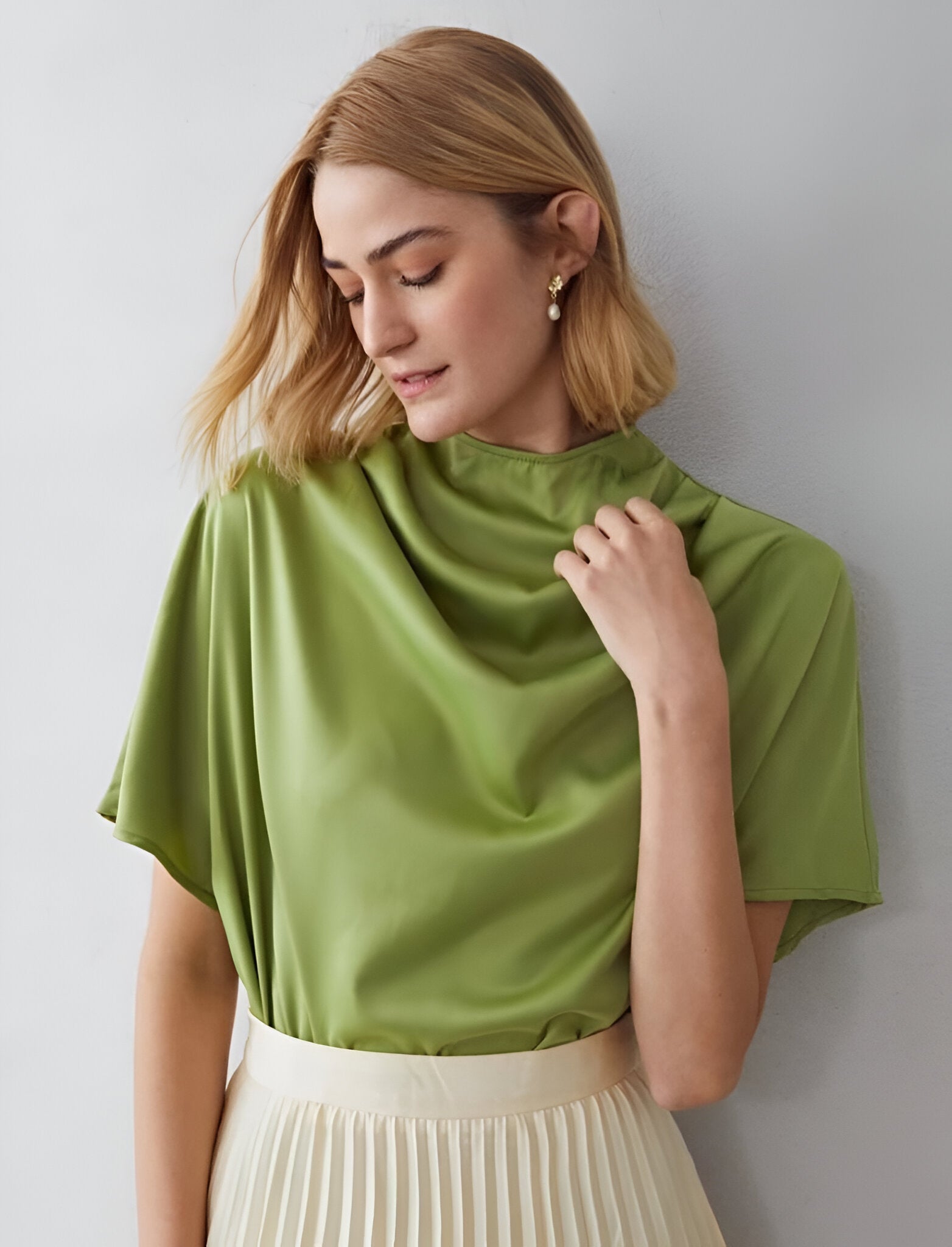 BLUSA EFECTO SEDA CUELLO DRAPEADO