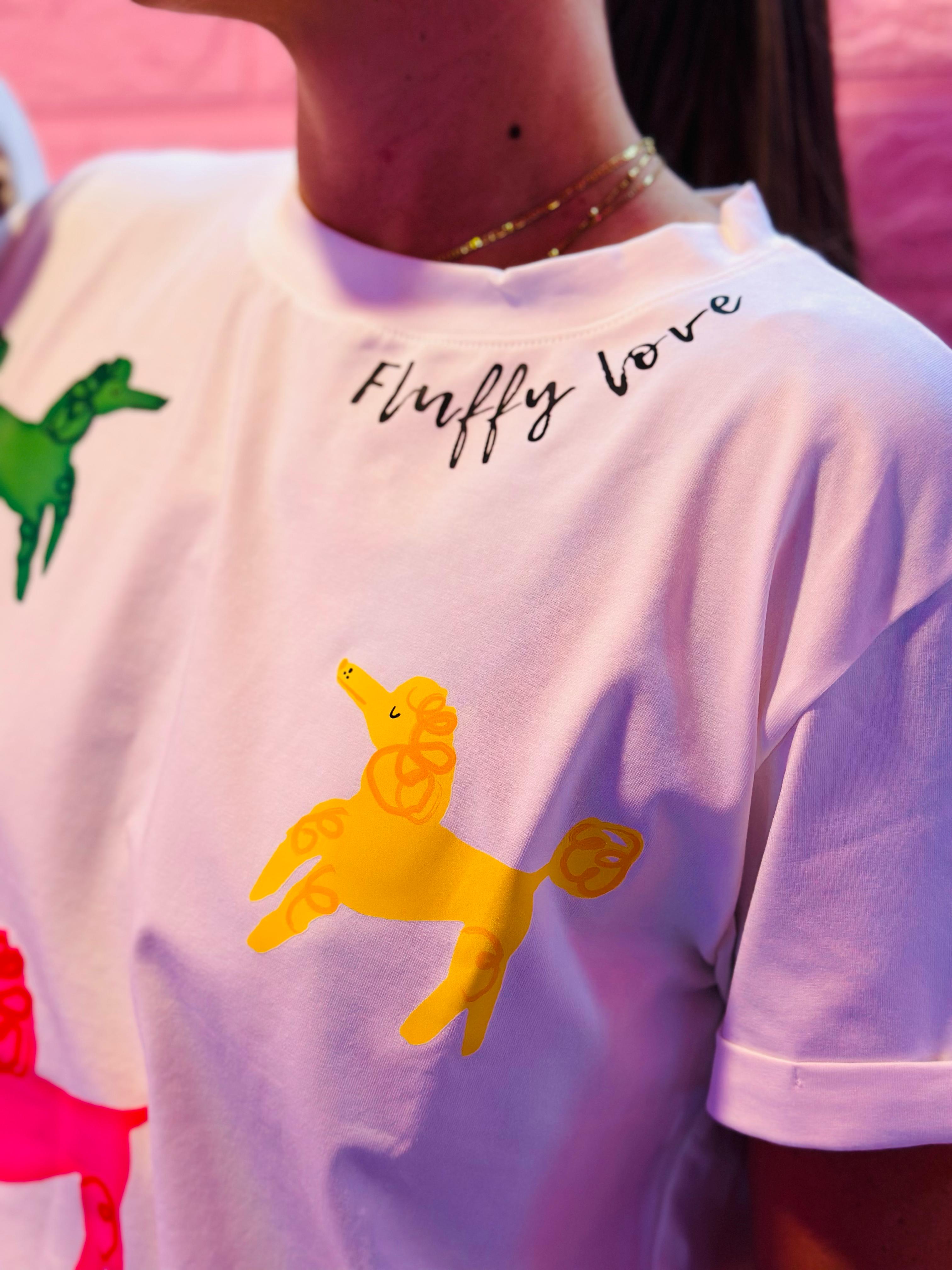 CAMISETA FLUFFY LOVE