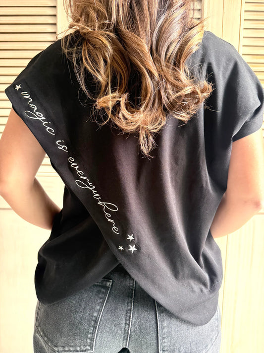 CAMISETA MAGIC IS EVERYWHERE