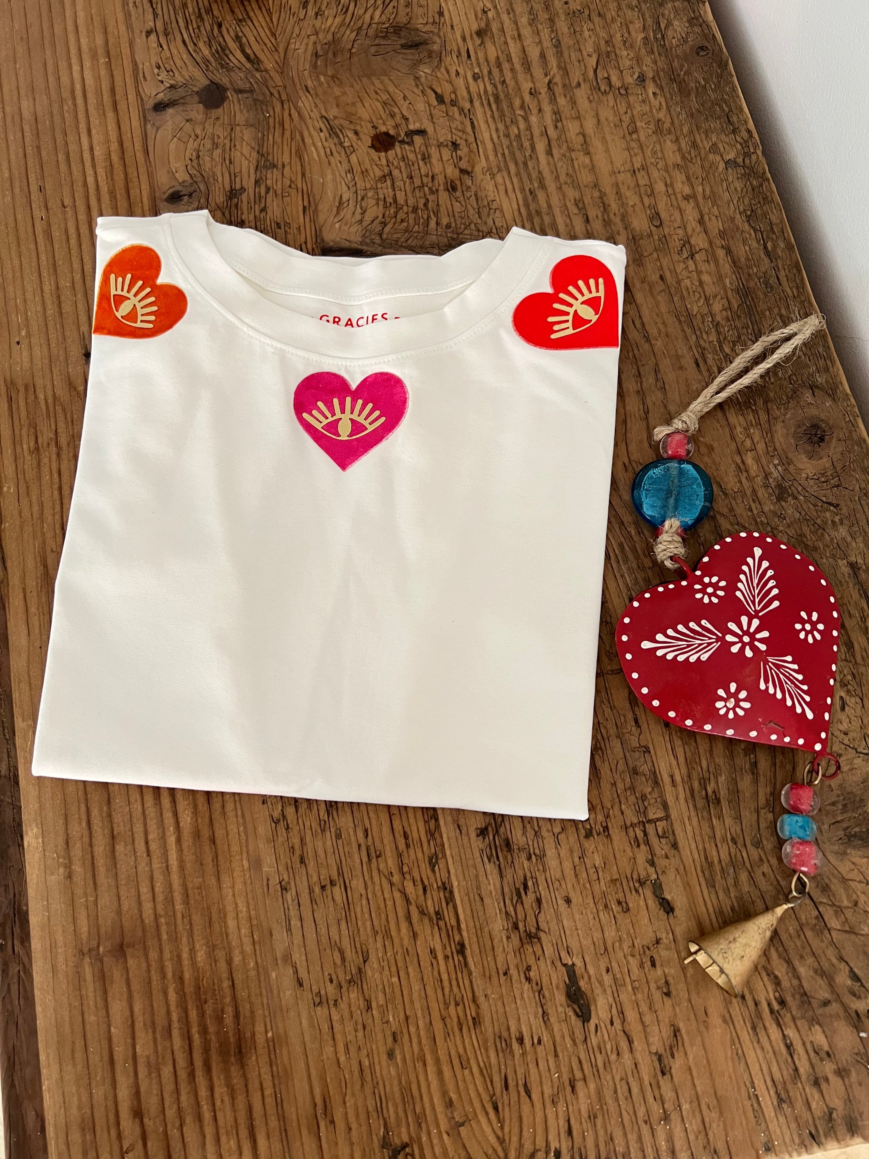 CAMISETA OJOS DEL CORAZON