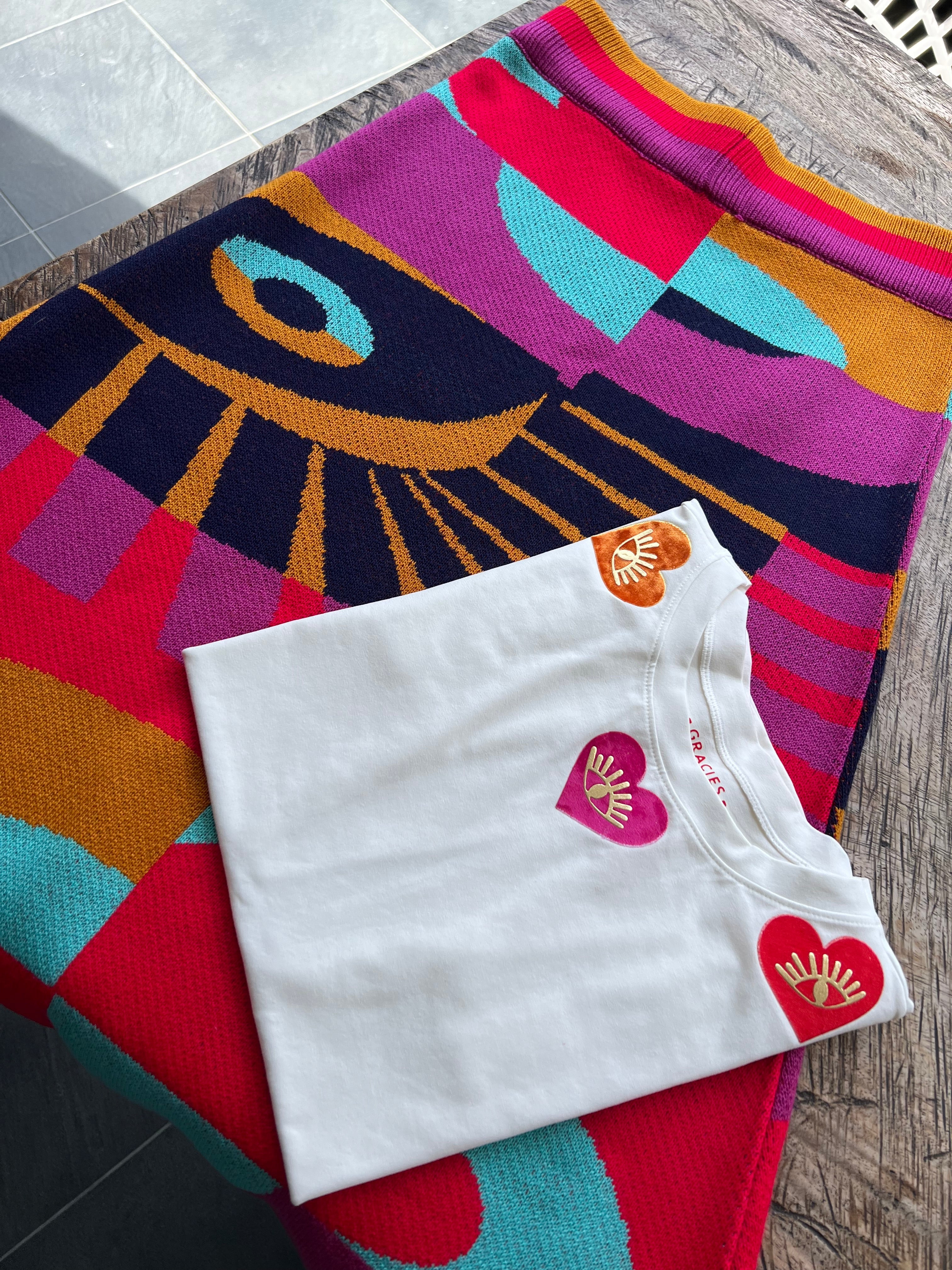 CAMISETA OJOS DEL CORAZON